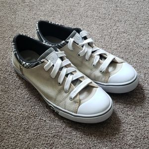 🌺🌺 Women's GUESS sneakers 🌺🌺